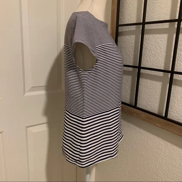 Ann Taylor LOFT blue and white striped blouse size XS - Picture 2 of 7